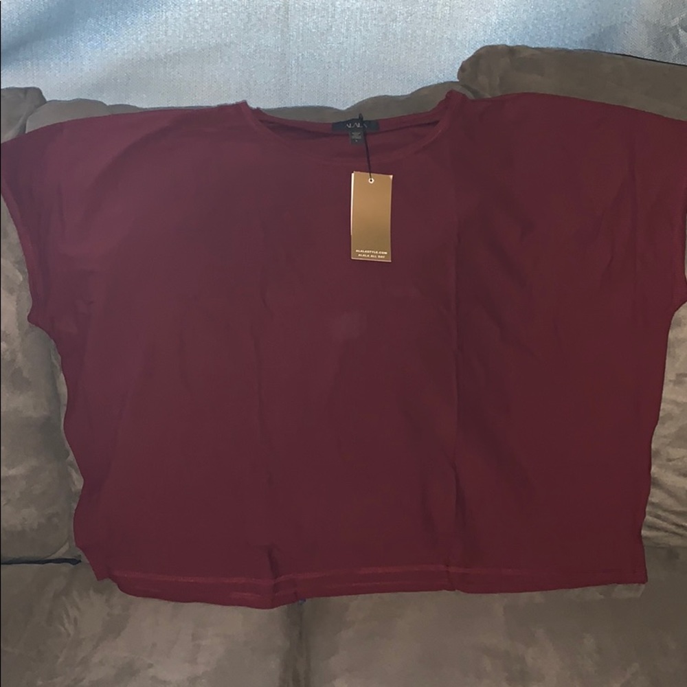 BRAND NEW! Large over sized cropped tee